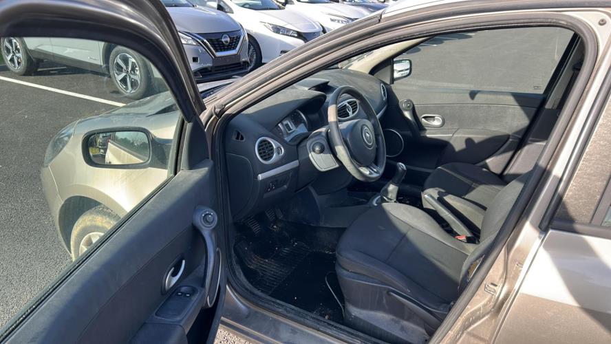 Image Platine feu arriere droit - RENAULT CLIO 3