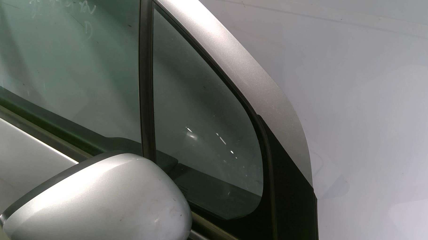 Ventanilla triangular delantera derecha (puerta) CITROEN C3 2 PHASE 1 Diésel - 1