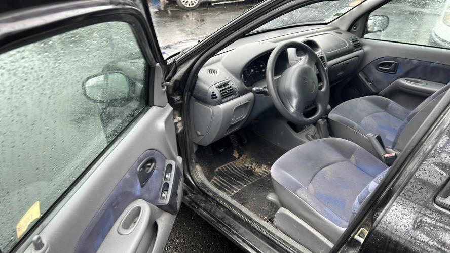 Image Feu arriere principal droit (feux) - RENAULT CLIO 2