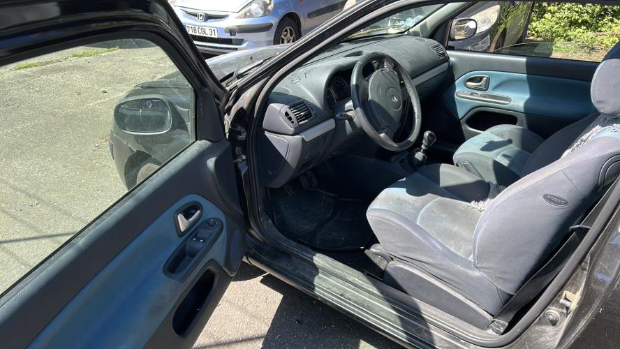 Image Feu arriere principal droit (feux) - RENAULT CLIO 2