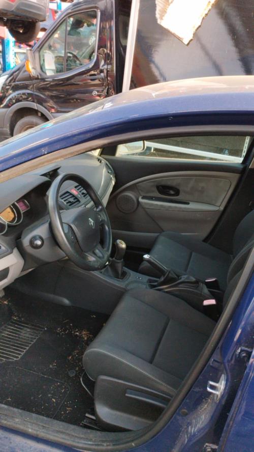 Image Ceinture avant droit - RENAULT MEGANE 3