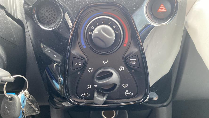 Image Commande chauffage - PEUGEOT 108
