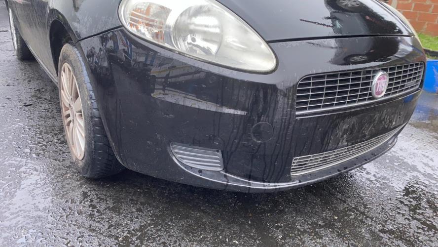 Image Pare choc avant - FIAT GRANDE PUNTO