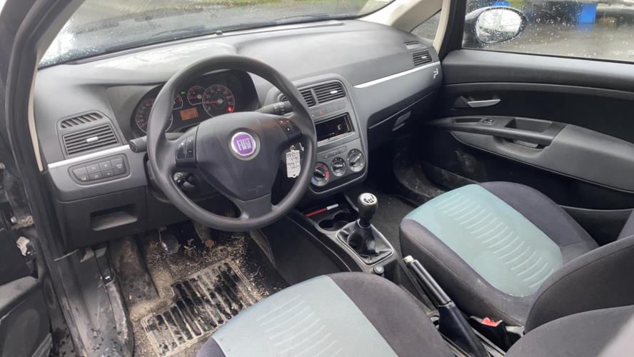 Image Pare choc avant - FIAT GRANDE PUNTO