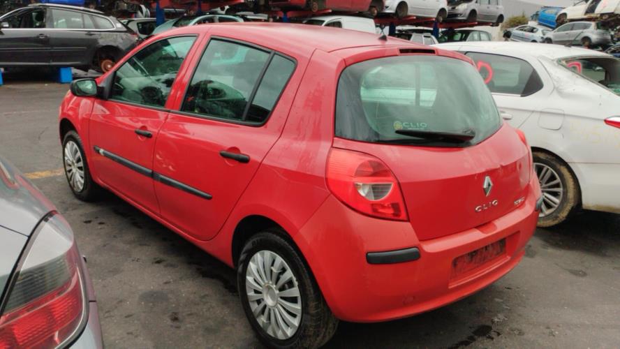 Image Attache ceinture avant droit - RENAULT CLIO 3