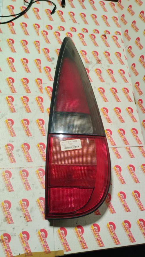 Image Feu arriere principal droit (feux) - RENAULT LAGUNA 1