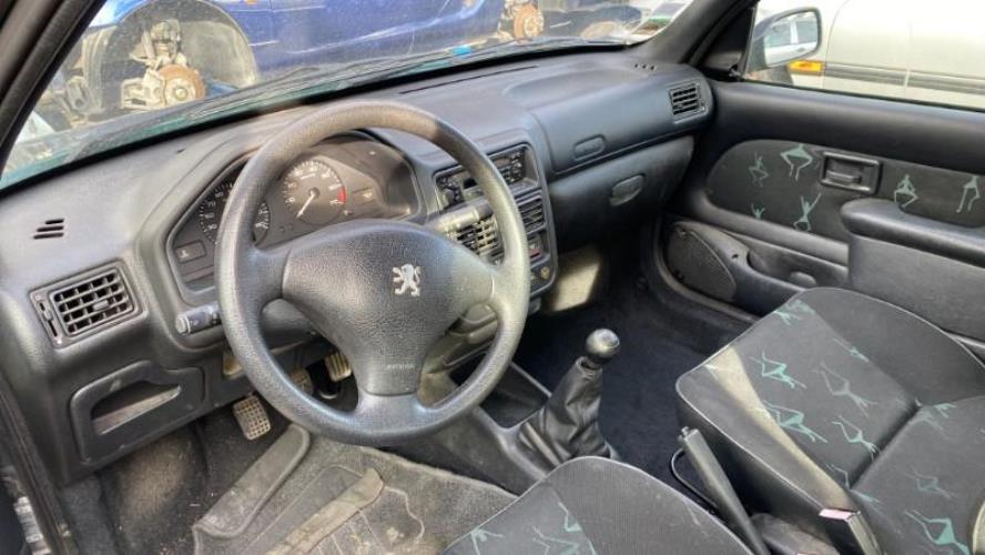 Image Pare choc arriere - PEUGEOT 106