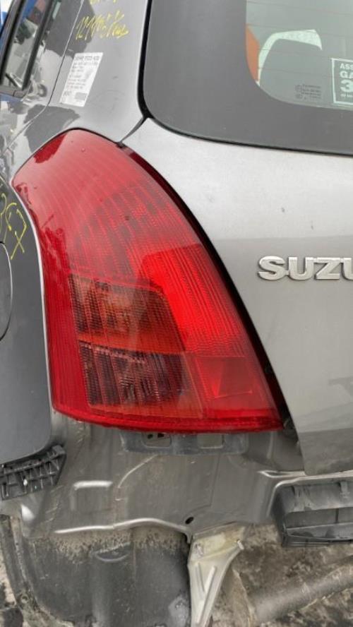 Image Feu arriere principal gauche (feux) - SUZUKI SWIFT 3