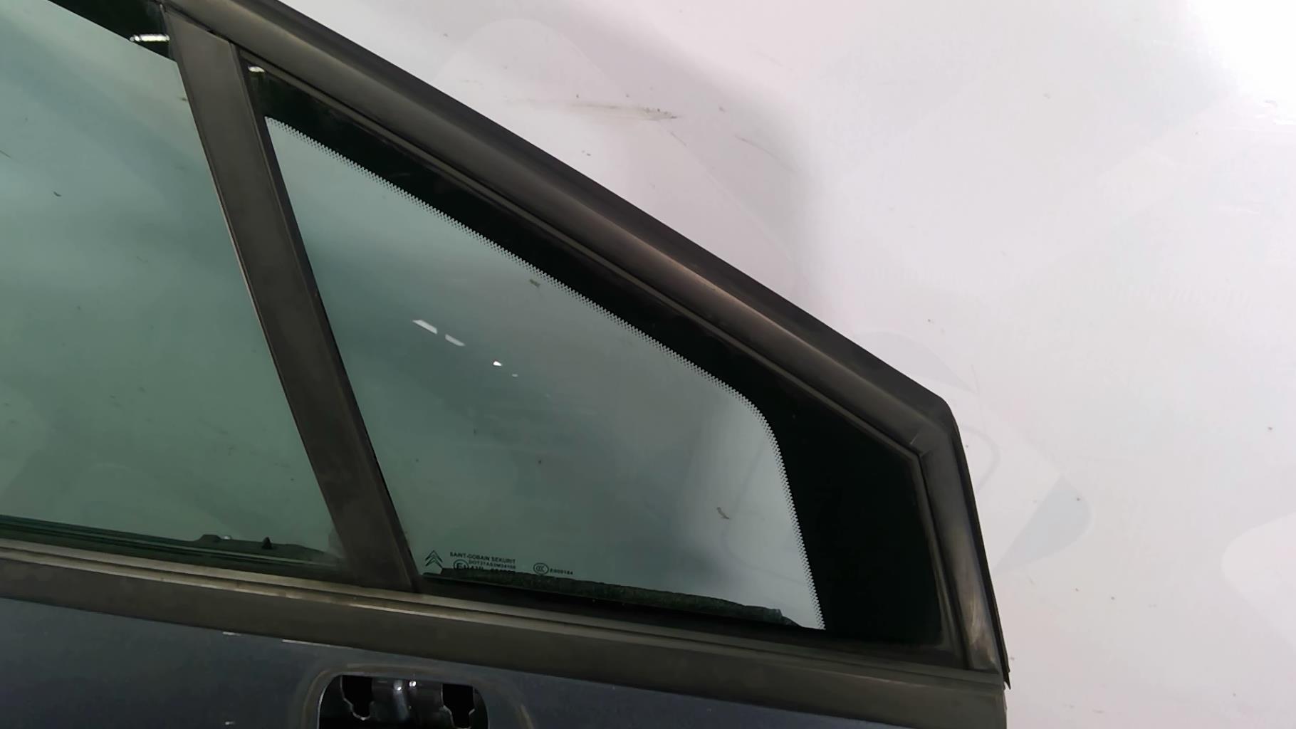 Ventanilla triangular delantera derecha (puerta) CITROEN C4 1 PHASE 1 COUPE Diésel - 1