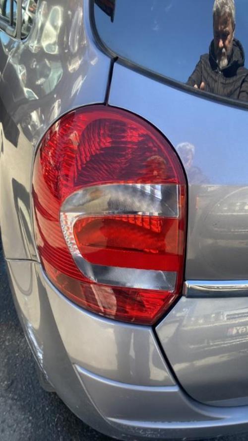 Image Feu arriere principal gauche (feux) - RENAULT GRAND MODUS