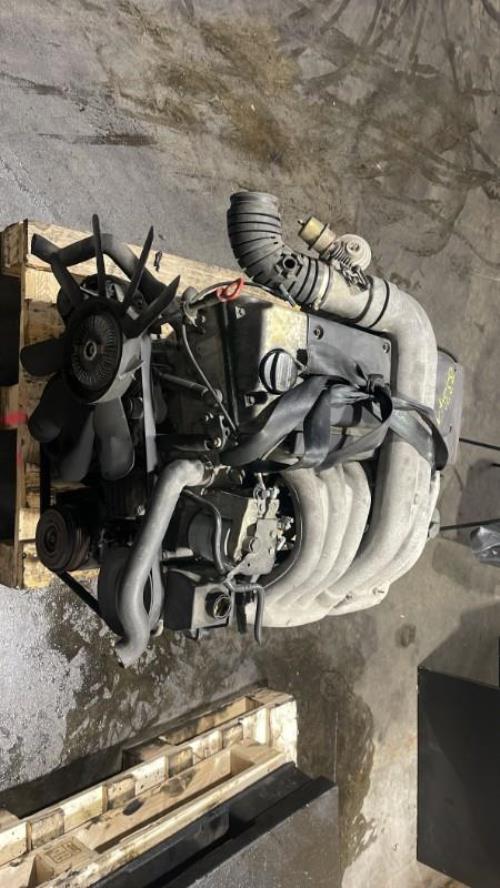 Image Moteur - MERCEDES CLASSE E 210