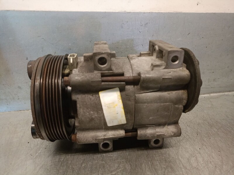 Compresseur clim FORD MONDEO I (GBP) 1.8 i 16V Essence - 1