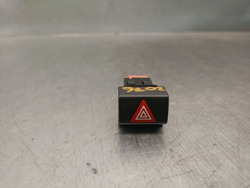 Bouton de warning CITROËN C4 GRAND PICASSO II (DA_, DE_) 2.0 BlueHDi 150 Diesel - 1