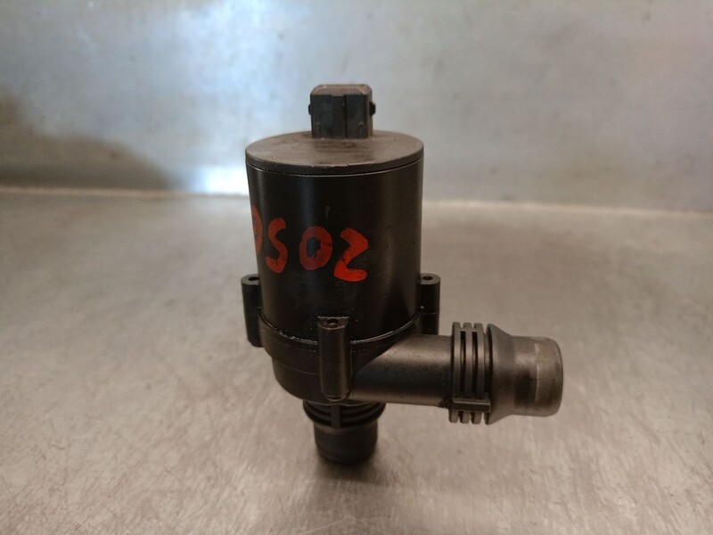 Pompe à eau BMW 5 (E60) 530 d Diesel - 1