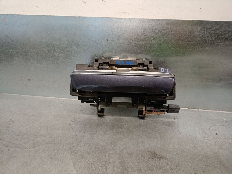 Maniglia portiera posteriore destra AUDI A8 (4E2) 4.2 V8 40V Gasolina - 1