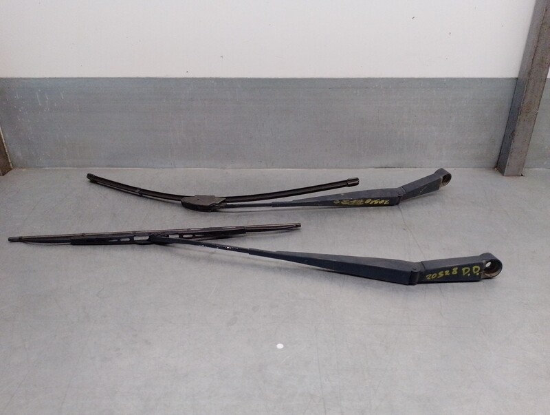 Braccio tergicristallo anteriore destro NISSAN PATHFINDER III (R51) 2.5 dCi 4WD Diésel - 1