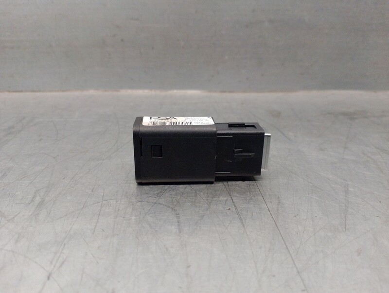 Module électronique PEUGEOT 208 II (UB_, UP_, UW_, UJ_) 1.2 PureTech 100 Essence - 1