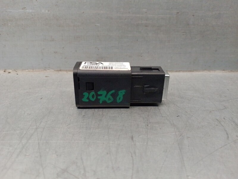Module électronique PEUGEOT 208 II (UB_, UP_, UW_, UJ_) 1.2 PureTech 100 Essence - 1