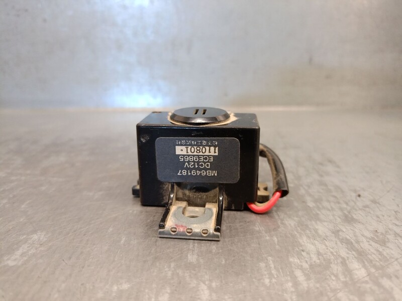 Relais electrique MITSUBISHI MONTERO IV (V8_W, V9_W) 3.2 DI-D 4WD Diesel - 1
