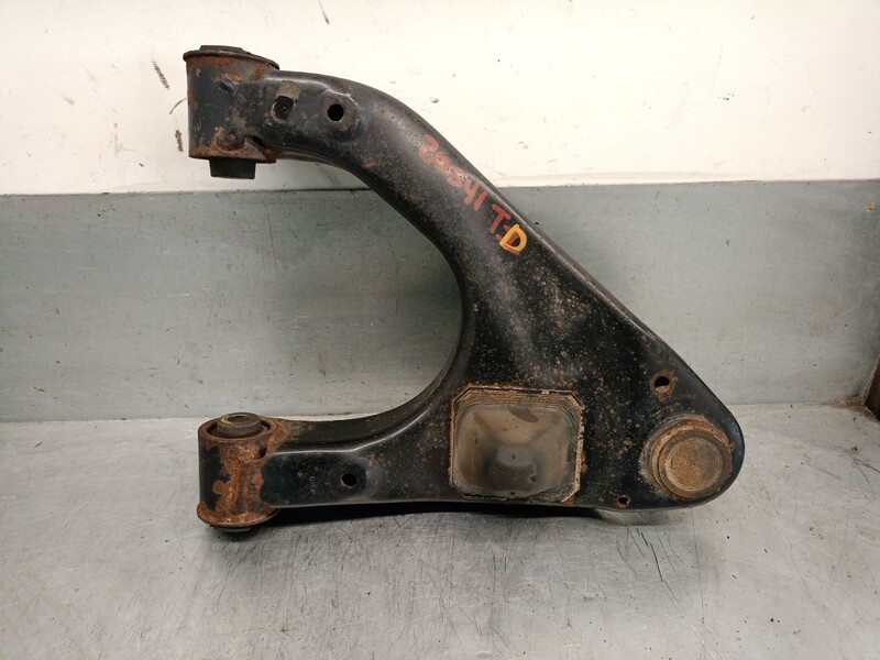 Triangolo superiore posteriore destro NISSAN PATHFINDER III (R51) 2.5 dCi 4WD Diésel - 1