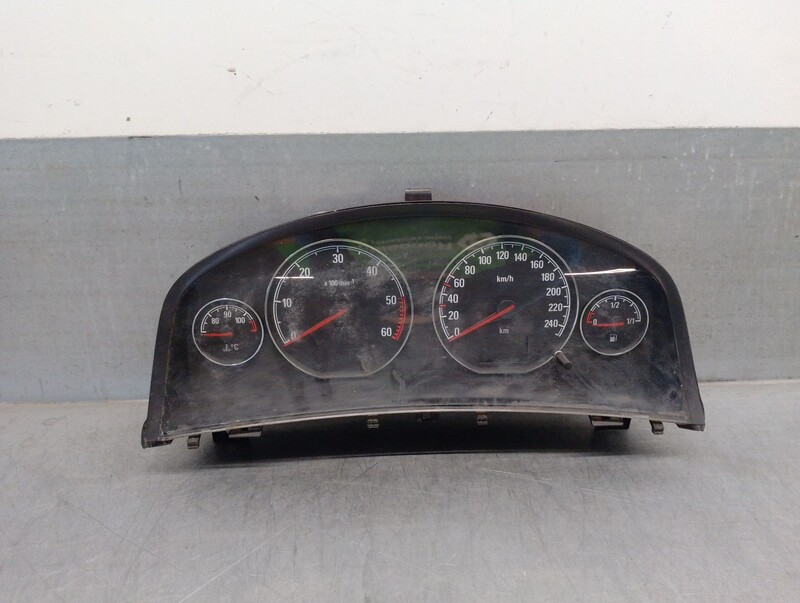 Compteur OPEL SIGNUM Hatchback (Z03) 1.9 CDTI Diesel - 1