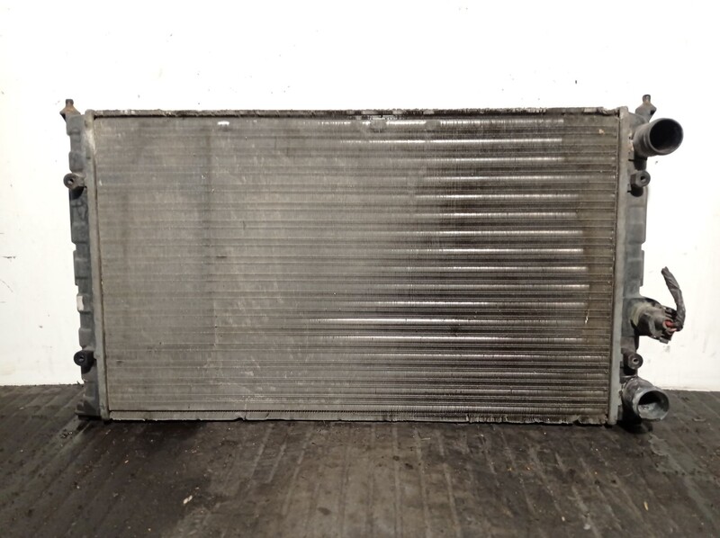 Radiateur eau SEAT CORDOBA BERLINA (6K2) 1.4 Essence - 1