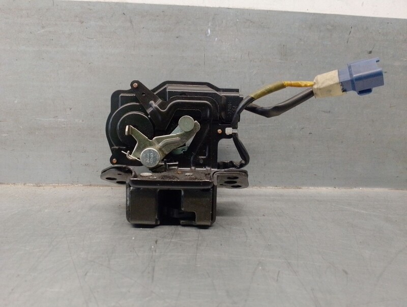 Serrure de coffre TOYOTA YARIS (_P9_) 1.4 D-4D Diesel - 1