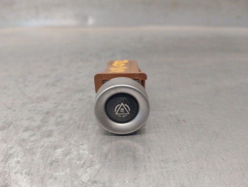 Bouton de warning PEUGEOT 807 (EB_) 2.0 16V Essence - 1