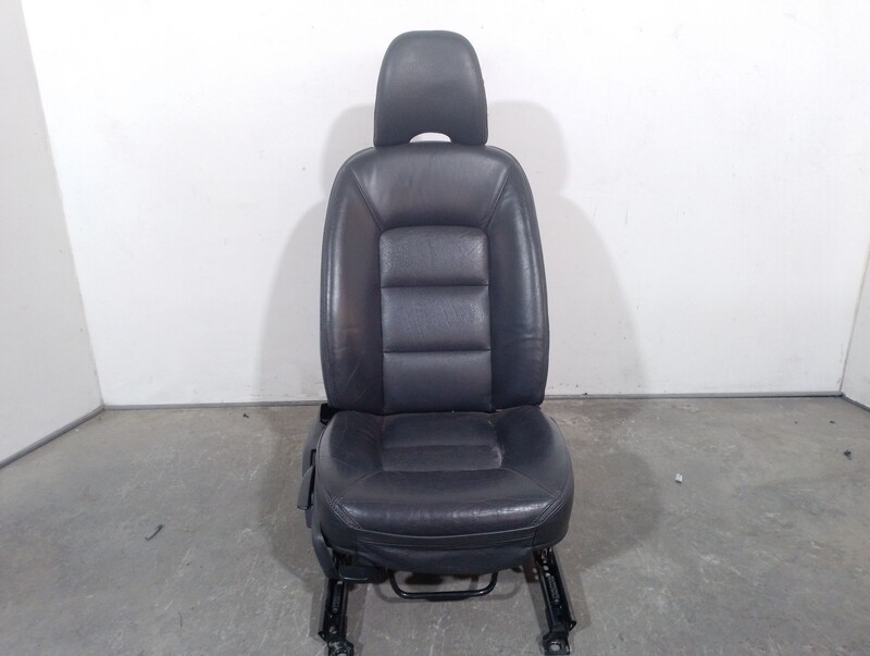 Siege avant droit VOLVO XC70 II (136) D5 AWD Diesel - 1