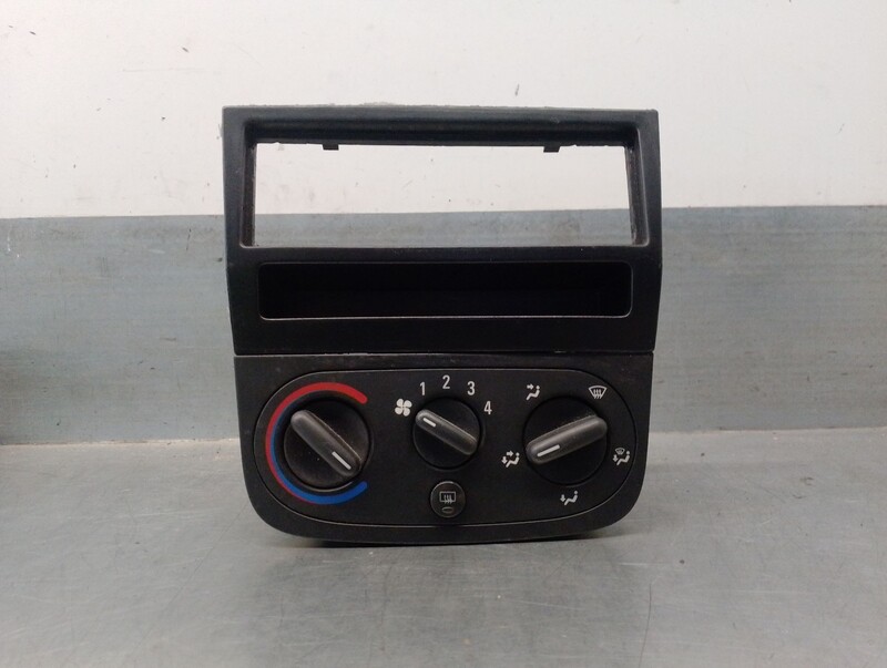 Commande chauffage OPEL CORSA C (X01) 1.3 CDTI Diesel - 1