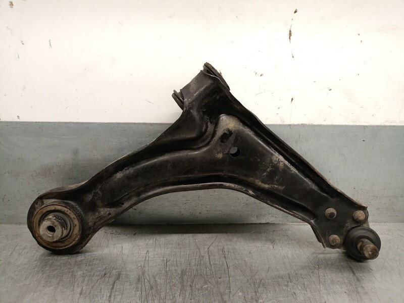 Triangolo inferiore anteriore destro MERCEDES-BENZ CLASE V (638/2) V 230 TD Diésel - 1