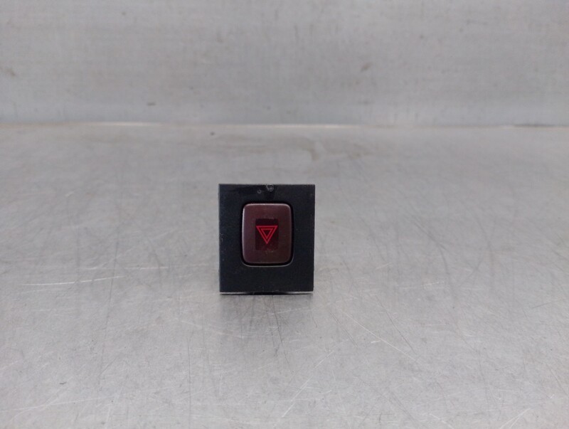 Bouton de warning VOLVO XC70 II (136) D5 AWD Diesel - 1