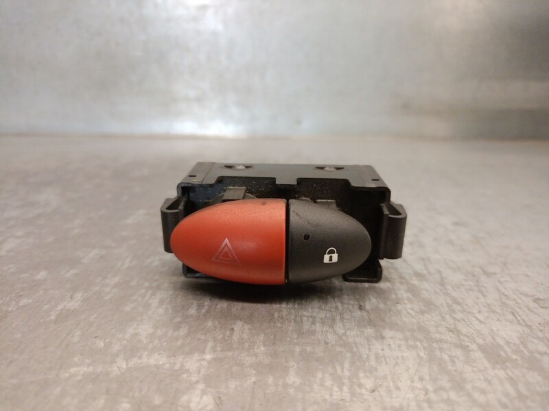 Bouton de warning RENAULT TWINGO II (CN0_) 1.5 dCi 75 Diesel - 1