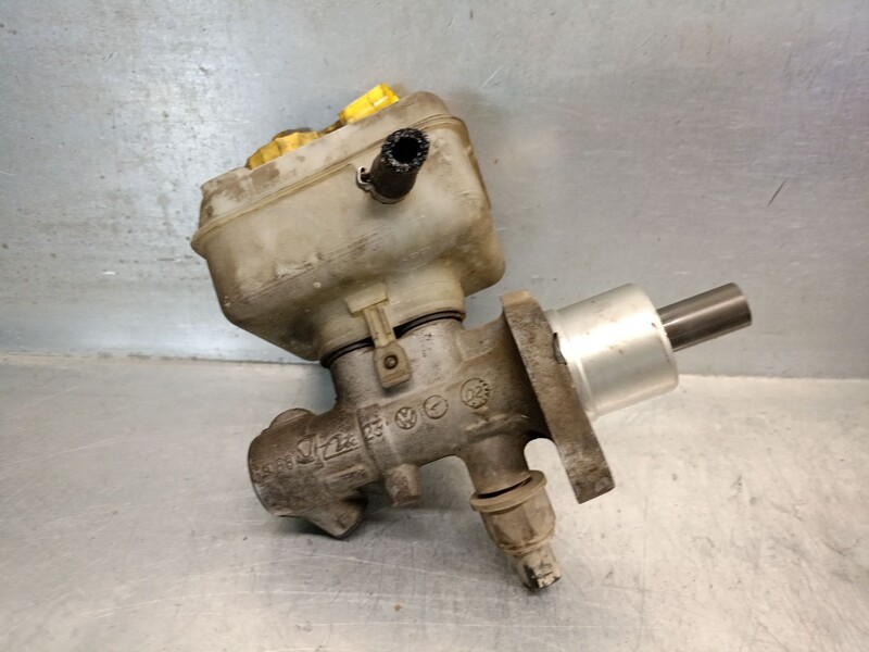 Pompe à vide VOLKSWAGEN GOLF IV (1J1) 1.9 TDI Diesel - 1