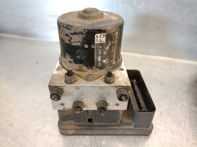Blocco ABS (antibloccaggio freni) VOLKSWAGEN GOLF IV (1J1) 1.9 TDI Diésel - 1