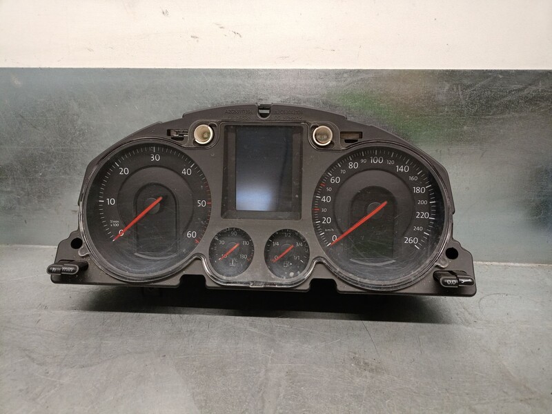 Compteur VOLKSWAGEN PASSAT VARIANT (3C5) 2.0 TDI Diesel - 1