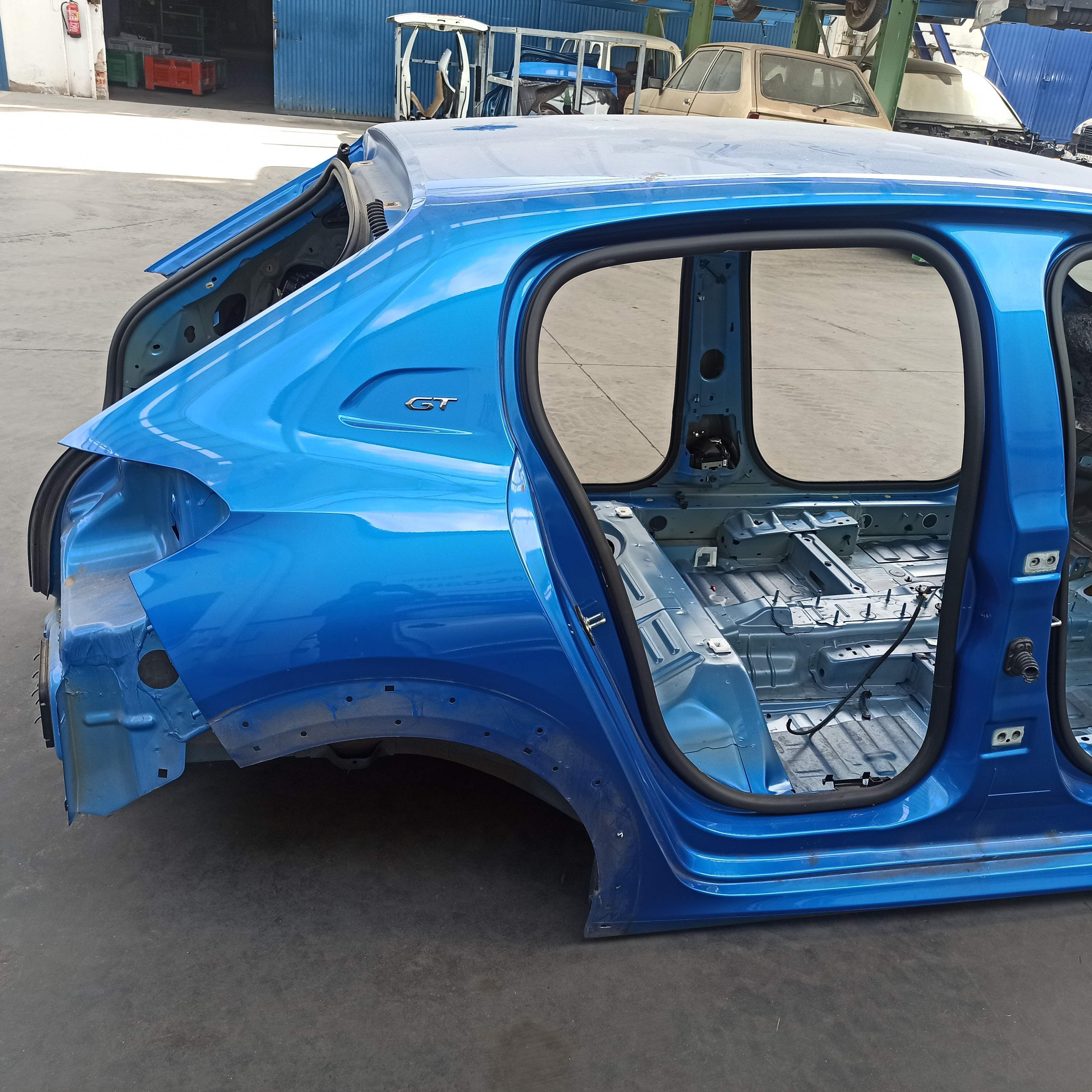 Parafango posteriore destro PEUGEOT 208 II (UB_, UP_, UW_, UJ_) 1.2 PureTech 100 Gasolina - 1