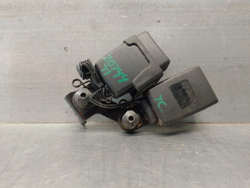 Attache ceinture arriere gauche AUDI A6 C7 (4G2, 4GC) 3.0 TDI Diesel - 1