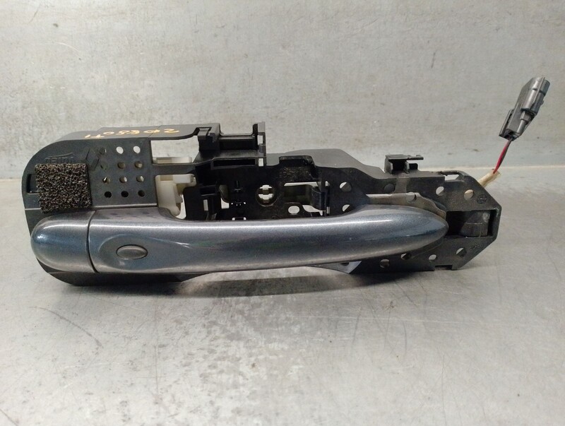 Maniglia portiera posteriore sinistra RENAULT MEGANE III Hatchback (BZ0/1_, B3_) 1.2 TCe Gasolina - 1