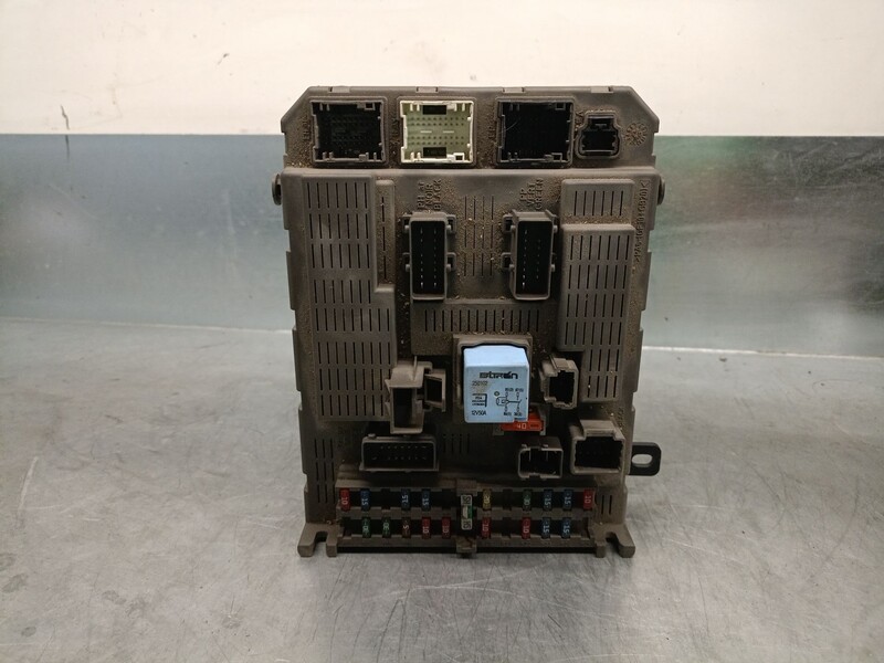 Boitier servitude moteur (BSM) CITROËN C5 I (DC_) 2.0 HDi Diesel - 1
