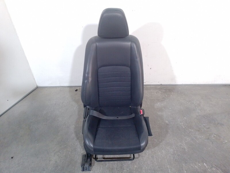 Siege avant droit LEXUS IS III (_E3_) 300h  - 1