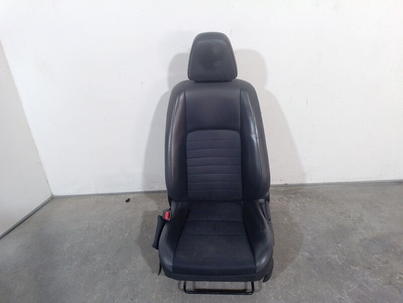 Siege avant gauche LEXUS IS III (_E3_) 300h  - 1