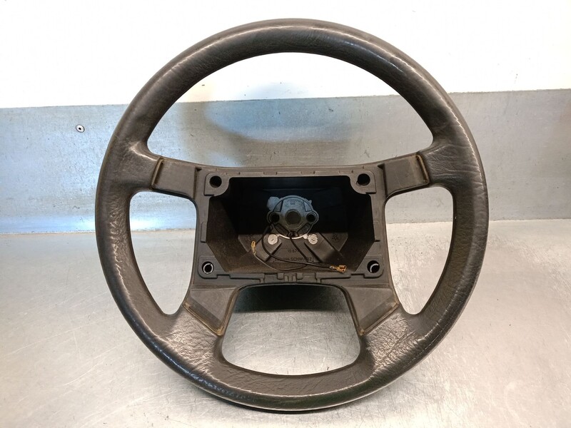 Volant VOLVO 440 (445) 2.0 Essence - 1