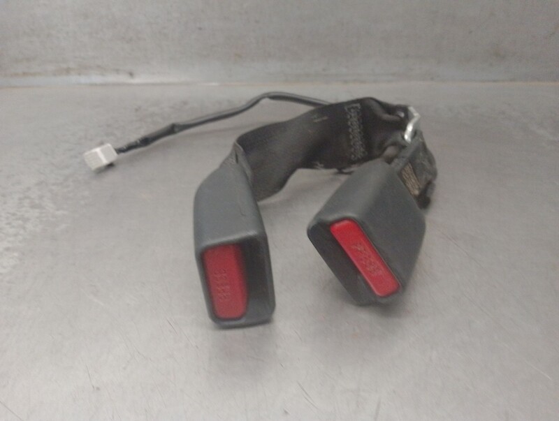 Attache ceinture arriere droit LEXUS IS III (_E3_) 300h  - 1