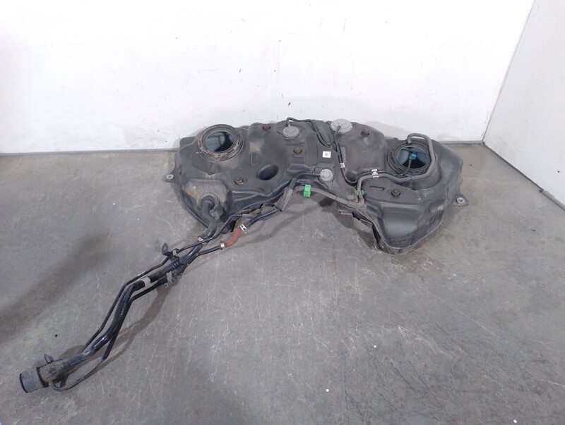 Reservoir essence LEXUS IS III (_E3_) 300h  - 1