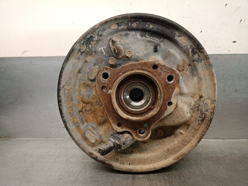 Fusee arriere gauche HONDA CR-V I (RD) 2.0 16V 4WD Essence - 1
