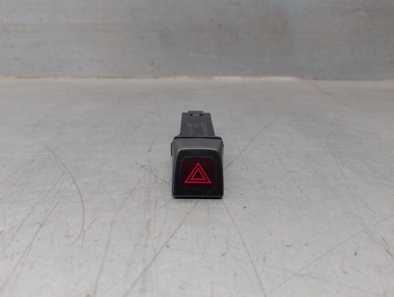 Bouton de warning VOLVO XC60 I SUV (156) D5 AWD Diesel - 1