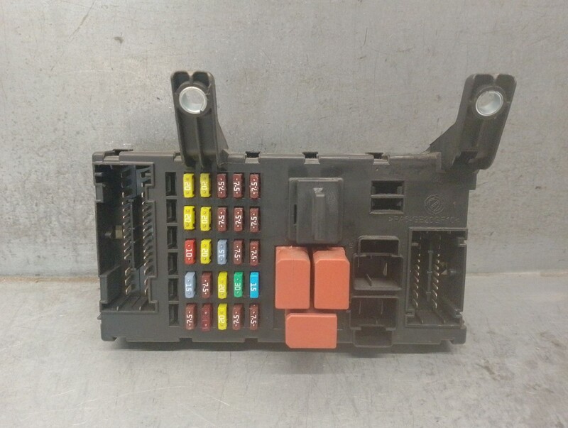 Boitier servitude moteur (BSM) FIAT LINEA (323_, 110_) 1.3 D Multijet Diesel - 1