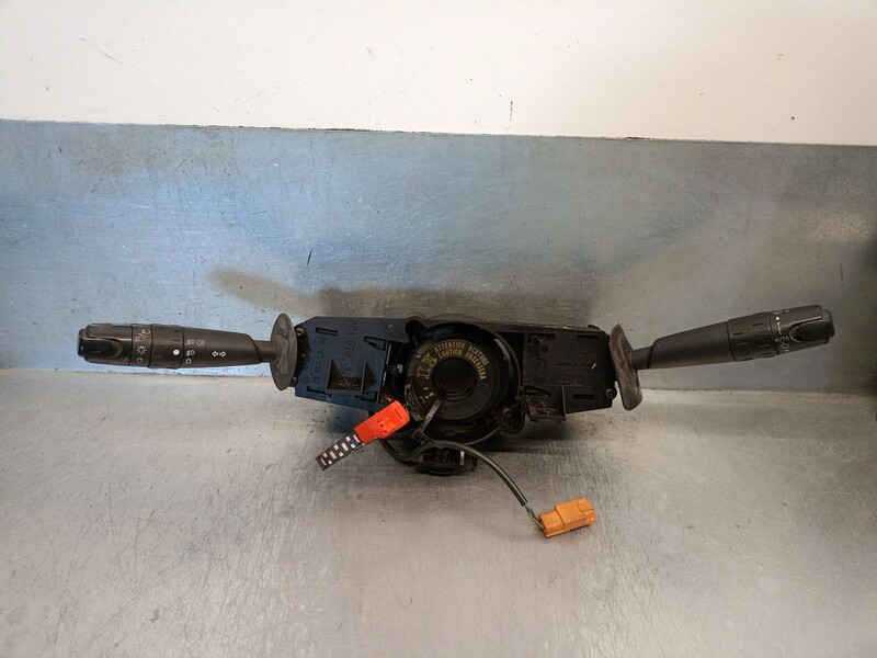 Commodo phare PEUGEOT 406 (8B) 2.1 TD 12V Diesel - 1