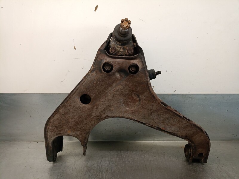 Triangolo inferiore anteriore destro MITSUBISHI MONTERO CLASSIC (V2_W, V6_W, V7_W) 2.5 TD Diésel - 1